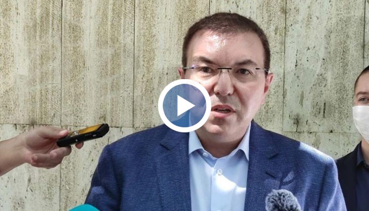 Здравният министър посочи коя мярка може да отпадне следващата седмица