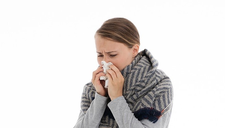 Хремата е защитна реакция на тялото и не е нужно да се опитвате просто да “затворите крана”, като използвате съдоразширяващи препарати, които в продължение на шест до осем часа всъщност парализират защитните устройства на носната лигавица