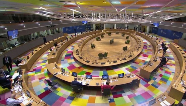 Страните от Централна и Източна Европа, които още разчитат на въглища, настояват за помощ от европейските си партньори за преминаване към зелена енергия. Общата цел е намаляване с 55% на вредните емисии Страните от Централна и Източна Европа, които още разчитат на въглища, настояват за помощ от европейските си партньори за преминаване към зелена енергия. Общата цел е намаляване с 55% на вредните емисии