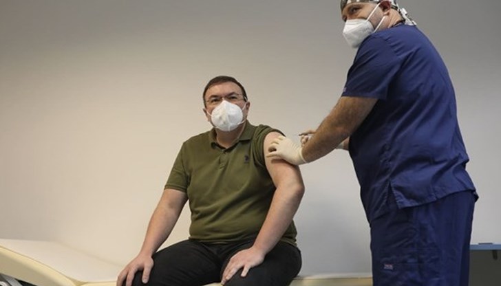 "Видно имитаторите вярват, че след като те самите се подложат на световен медицински експеримент с "невиждана ярост", това е достатъчно доказателство за безопасност! Да, ама не! ", коментира Марков "Видно имитаторите вярват, че след като те самите се подложат на световен медицински експеримент с "невиждана ярост", това е достатъчно доказателство за безопасност! Да, ама не! ", коментира Марков