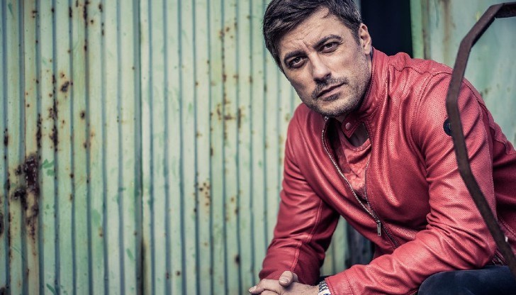 Актьорът получи признание за таланта си и във фотографията