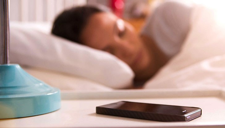 Радиочестотното излъчване от смартфони увеличава риска от безплодие, рак, неврологични и психични разстройства, каза лекар