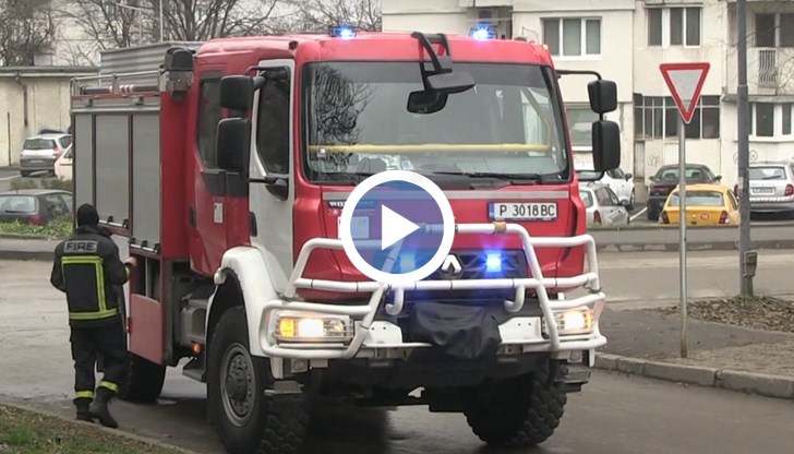 Според съседите те са имали от години проблеми и разногласия заради силна музика, викове и компании. Подавали са над 30 сигнала към полицията и тел.112 и са обмисляли подписка за изгонването ѝ от входа. В отговор тя нееднократно е заплашвала, че ще ги подпали