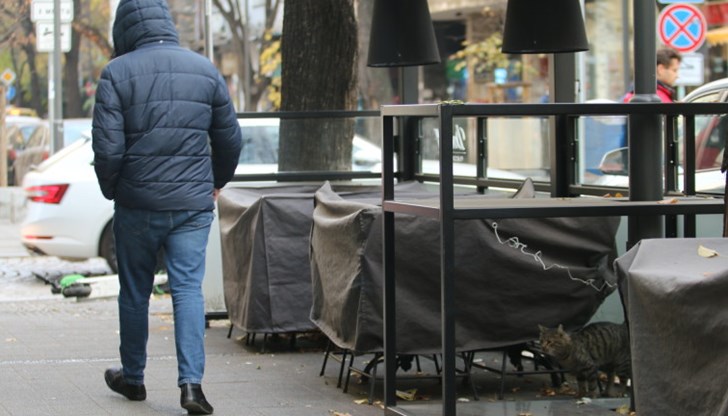 Борисов обещава да раздаде най-малко 350 млн. лв. за 3 седмици, но ще е чудо да раздаде и 35 Борисов обещава да раздаде най-малко 350 млн. лв. за 3 седмици, но ще е чудо да раздаде и 35