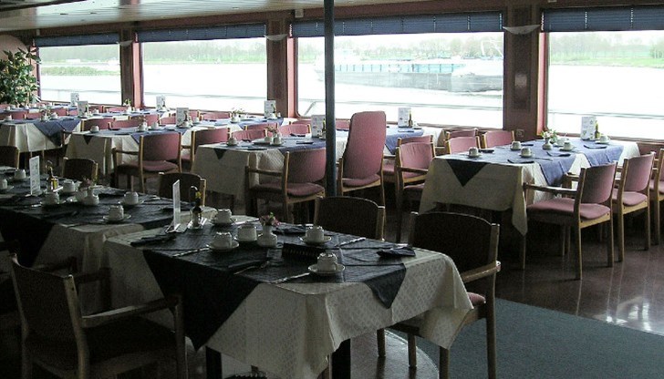 Браншът се надяваше, че забраната ще отпадне, защото реално не могат да работят и да обслужват гостите си