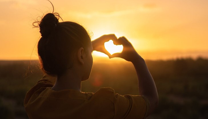 Астролозите разкриха колко трае любовта на отделните знаци в зодиака