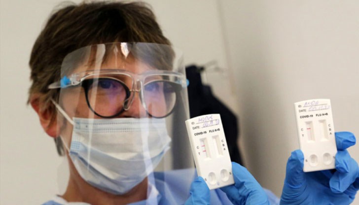 Намаляват желаещите да си правят PCR тестове. Хората вече не искат да правят тези изследвания, откакто антигенните тестове са достъпни.