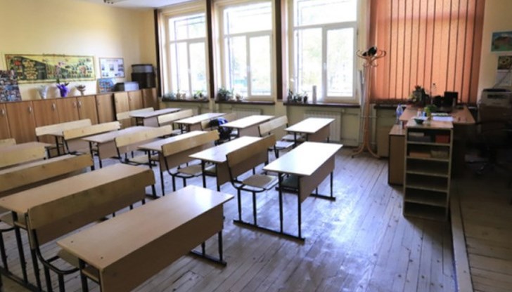 Техните мотиви са, че данните от тестовете към настоящия момент не дават реална представа за броя заразени, както и че има риск от трета вълна новозаразени след масовото празнуване на Коледа и Нова година Техните мотиви са, че данните от тестовете към настоящия момент не дават реална представа за броя заразени, както и че има риск от трета вълна новозаразени след масовото празнуване на Коледа и Нова година