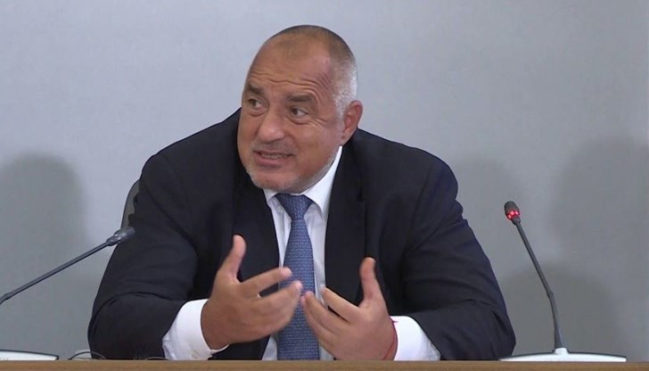 Фалцетът при басово говорещите тирани се проявява при начална загуба на властта Фалцетът при басово говорещите тирани се проявява при начална загуба на властта