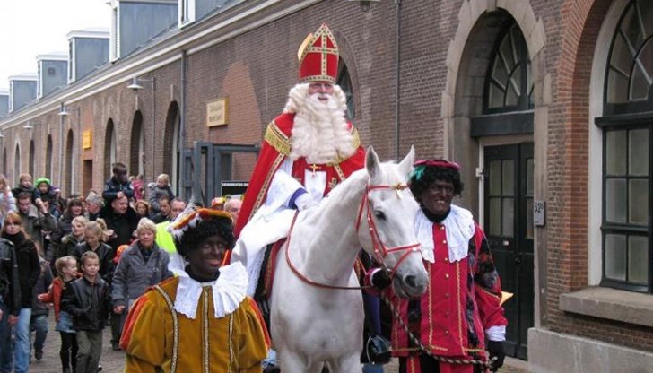 Това е така, защото Свети Николай всъщност е първообраз на Дядо Коледа Това е така, защото Свети Николай всъщност е първообраз на Дядо Коледа