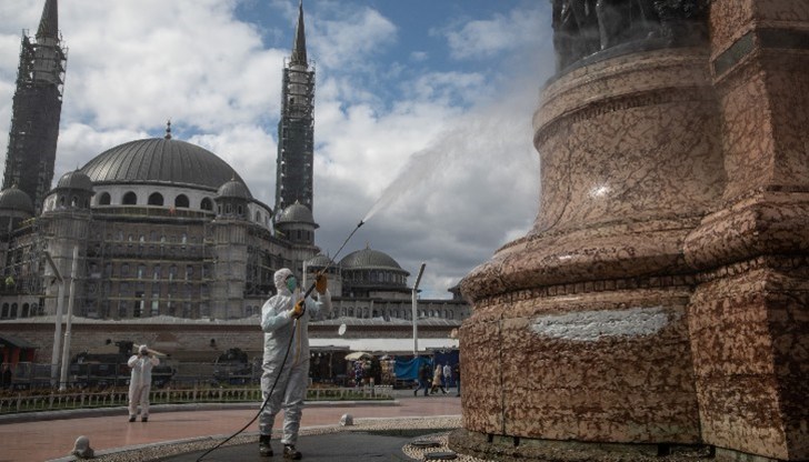 Турските граждани ще стоят затворени вкъщи от петък вечерта до неделя сутринта