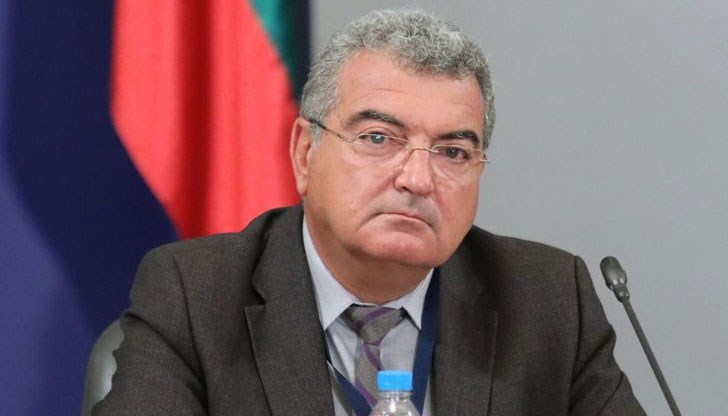 Месец след приетата му оставка Данчо Пенчев отново застава начело на столичната здравна инспекция