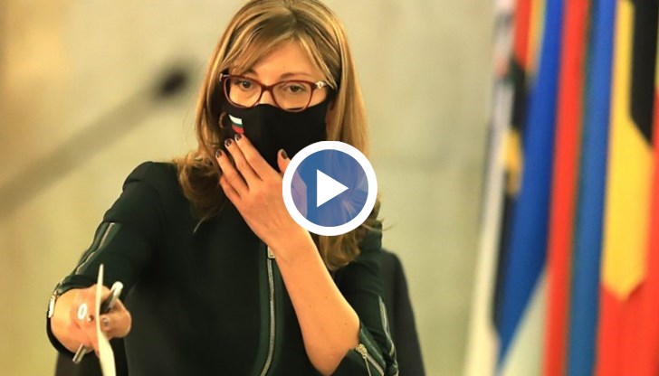 Следим ситуацията ежечасно, заяви външният ни министър