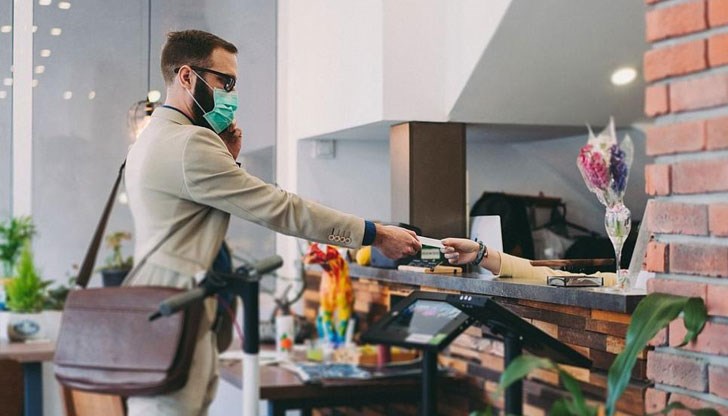 Има и други иновативни предложения като кът за хранене и коледна украса по стаите, както и помощ от учител за децата, които са на дистанционно обучение Има и други иновативни предложения като кът за хранене и коледна украса по стаите, както и помощ от учител за децата, които са на дистанционно обучение