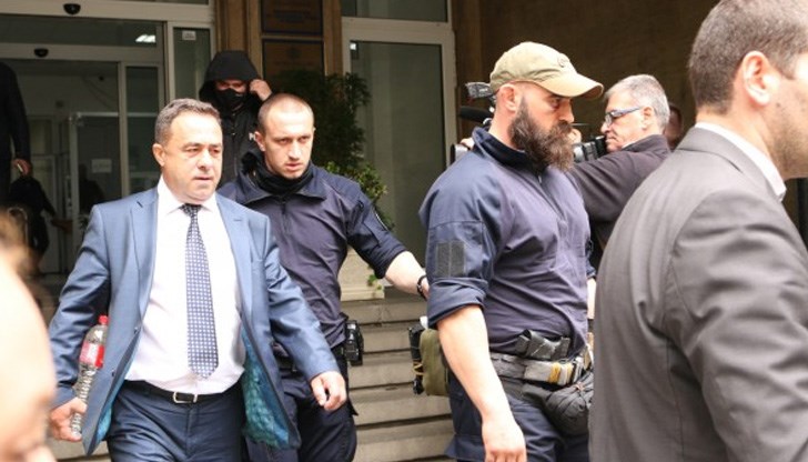 Бившият министър на околната среда и водите е обвиняем по аферата с боклуците на братя Бобокови Бившият министър на околната среда и водите е обвиняем по аферата с боклуците на братя Бобокови