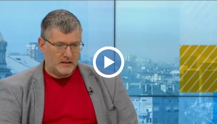 "Не трябва да мислим за бързо снемане на всякакви мерки. Нищо не е по-ценно от това да се държим разумно. В разгара сме на това нещо и всяко мнение е субективно", допълни  професорът