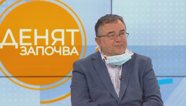 Д-р Ботев: "Има световни икономически интереси, за които е важно да се лансират по-скъпите лекарства. На тези сметки вече са объркани, защото много страни прилагат това лекарство и си оправят проблемите" Д-р Ботев: "Има световни икономически интереси, за които е важно да се лансират по-скъпите лекарства. На тези сметки вече са объркани, защото много страни прилагат това лекарство и си оправят проблемите"