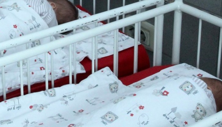 Майките са щастливи от раждането на здравите си бебета