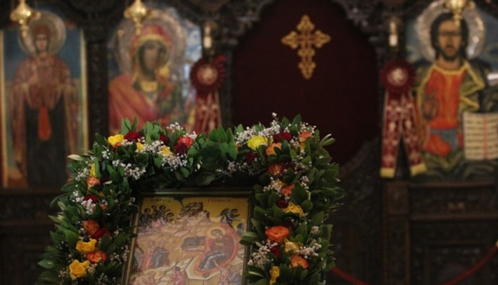 Всеки, който пристъпва с жива вяра и молитва към тези светини, получава удовлетворение на своите духовни потребности. Бог чува всяка молба, заяви отец Николай