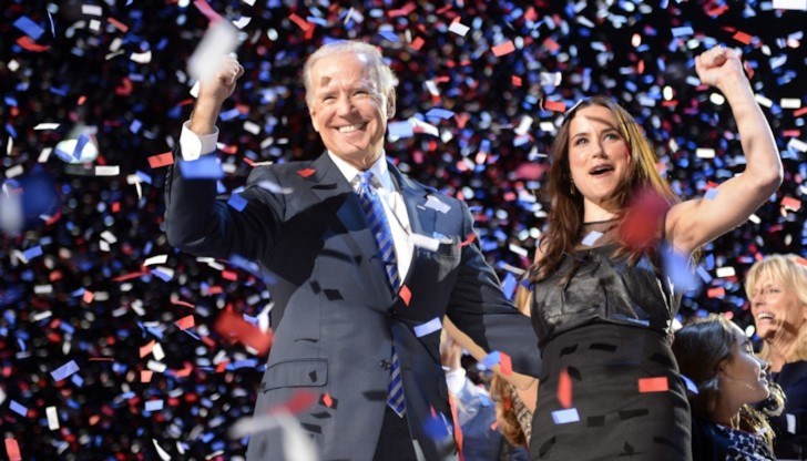 Демократичната двойка беше избрана пред трима други финалисти: здравните работници в САЩ и Антъни Фаучи, активистите на движението за расова справедливост и президента Доналд Тръмп, който Байдън победи на изборите през ноември Демократичната двойка беше избрана пред трима други финалисти: здравните работници в САЩ и Антъни Фаучи, активистите на движението за расова справедливост и президента Доналд Тръмп, който Байдън победи на изборите през ноември