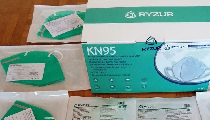 В България един милион бройки от същите маски бяха закупени от правителството с европейски средства през месец май