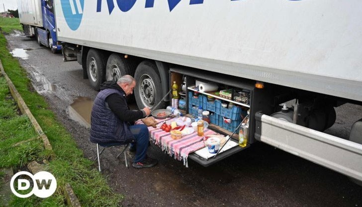 Българите пестят - не си купуват нищо дори по Коледа, казва собственикът на крайпътно бистро в Германия