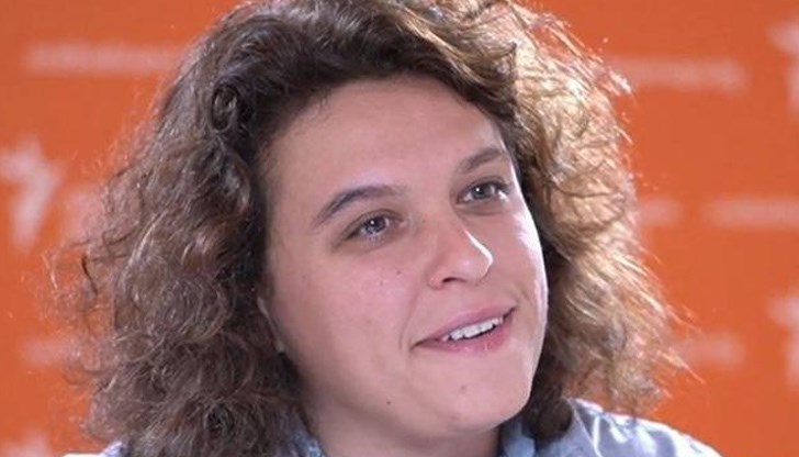 "Журналистиката трябва да пита и да тълкува. Качествената журналистика прави това и във времената на пандемия, и в мирно време", казва журналистката "Журналистиката трябва да пита и да тълкува. Качествената журналистика прави това и във времената на пандемия, и в мирно време", казва журналистката