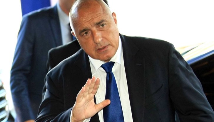 "Неадекватните му решения изведоха страната на първо място в света по смъртност от ковид, вероятно това му е малко и иска да сме първи не само в света, а в цялата галактика..." горчиво констатира Николай Слатински