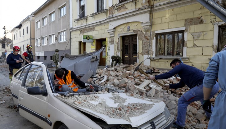 След опустошителния земен трус жителите на най-засегнатите градове Петриня и Сисак останаха без електричество и питейна вода. Нощта там също не беше спокойна заради нови, макар и по-слаби трусове
