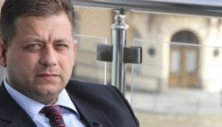 "Първият починал от Коронавирус пациент у нас е през месец септември, миналата година! Много преди да бъде набеден гр.Ухан като дежурен виновник", категоричен е Марков "Първият починал от Коронавирус пациент у нас е през месец септември, миналата година! Много преди да бъде набеден гр.Ухан като дежурен виновник", категоричен е Марков