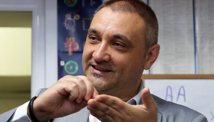 За разказвачите на истории за вируси, теоретиците, математиците ... и други такива животни в гората