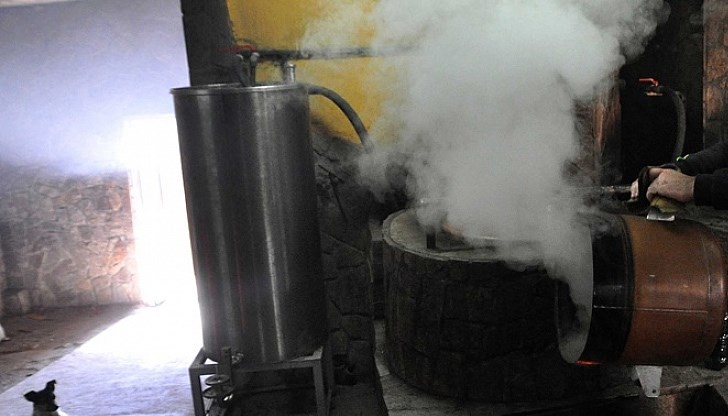 За нелегалните съоръжения е съставен протокол. По случая предстои съставяне на акт за административно нарушение