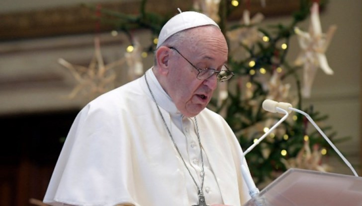 Духовният глава я отправи от уединението на ватиканската библиотека