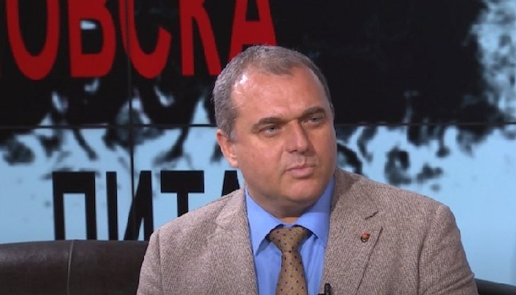 "Непременно трябва да гарантираме оцеляването на хората в тази криза и да защитим народа си от това бедствие, което е COVID епидемията!“, заяви Веселинов "Непременно трябва да гарантираме оцеляването на хората в тази криза и да защитим народа си от това бедствие, което е COVID епидемията!“, заяви Веселинов