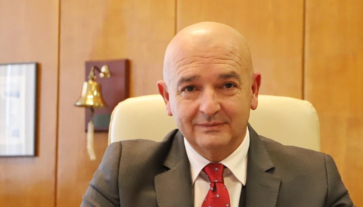 Това е единственото вярно и отговорно решение, за да не допусна да бъда източник на зараза към моите пациенти, колеги, приятели, близки, майка, баща Това е единственото вярно и отговорно решение, за да не допусна да бъда източник на зараза към моите пациенти, колеги, приятели, близки, майка, баща