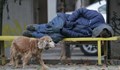 Без дом: Премръзнали несретници ги настаняват само след отрицателен СOVID тест