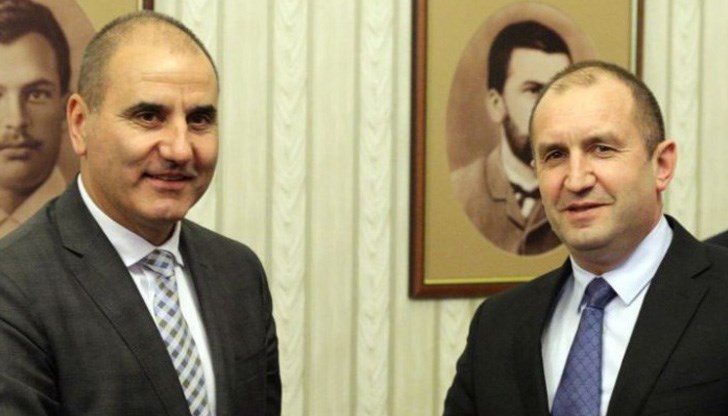 След проведената консултация ръководството на партията ще даде брифинг След проведената консултация ръководството на партията ще даде брифинг