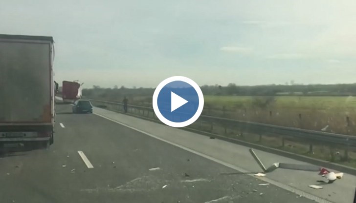 По пътя има и разпилян товар