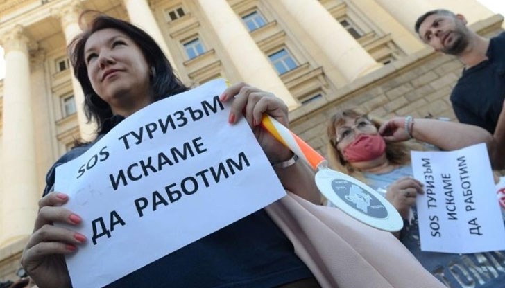 Туризмът е в колапс