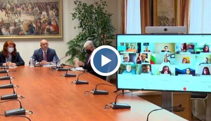 На живо: Онлайн среща на президента Румен Радев с българи в чужбина