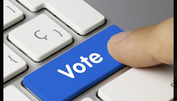 Особено несъстоятелен е аргументът, представен от Томислав Дончев: според него, въпреки пандемията, трябвало „да се избягват принципни промени в ИК, 2-3 месеца преди изборите”