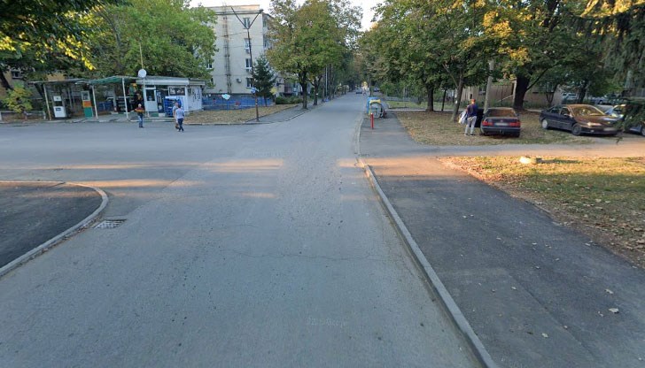 Шофьорите са недоволни, тъй като са принудени да обикалят по разбитите еднопосочни улички