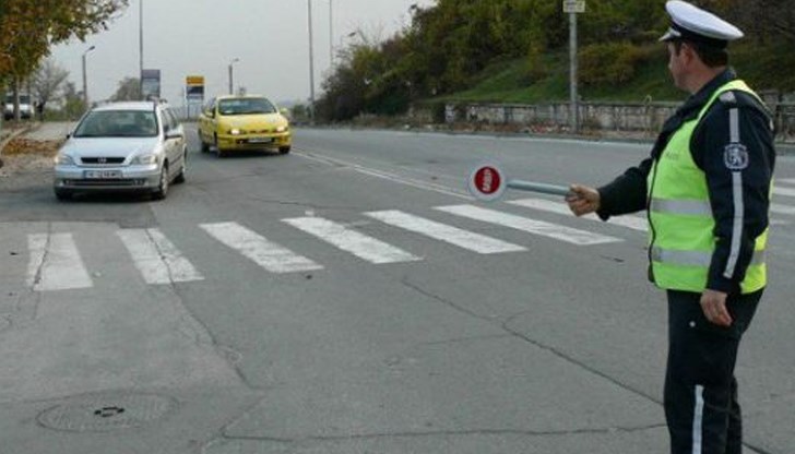 Актуалната акция ще продължи до 5 февруари. Санкцията за пешеходците е от 20 до 50 лева, а за водачите 50 лева Актуалната акция ще продължи до 5 февруари. Санкцията за пешеходците е от 20 до 50 лева, а за водачите 50 лева