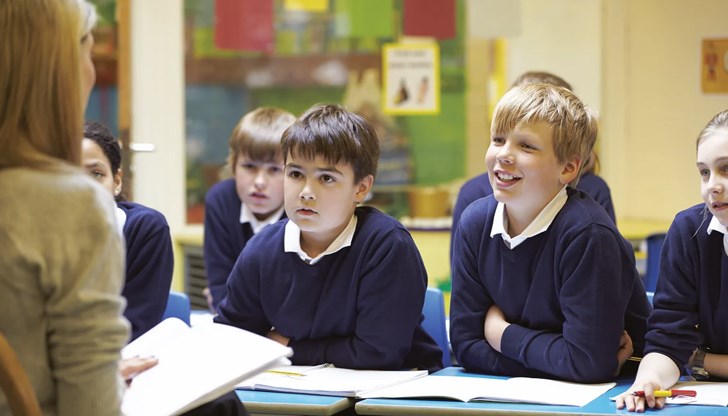 Учениците ще се завръщат в класните стаи по определен график, описан в заповедта на министъра на образованието Учениците ще се завръщат в класните стаи по определен график, описан в заповедта на министъра на образованието