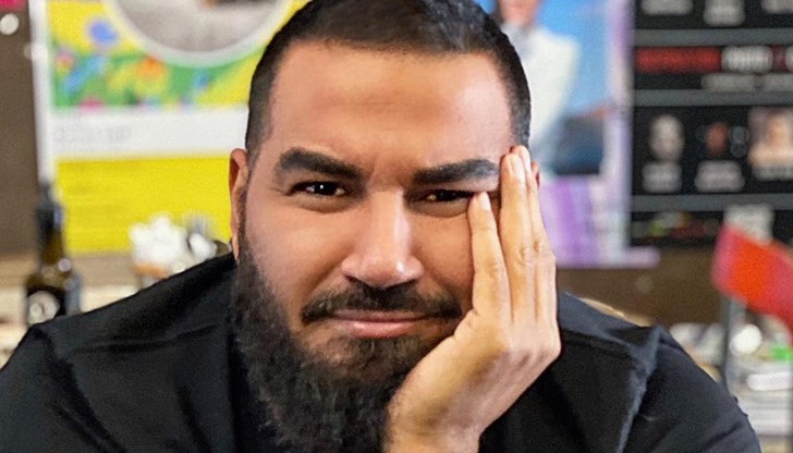 Кралят на попфолка работи върху свое ново токшоу онлайн. Участие в него ще вземе и оркестърът му. Негови зрители са потребителите на социалните мрежи, които също имат възможност да задават въпроси Кралят на попфолка работи върху свое ново токшоу онлайн. Участие в него ще вземе и оркестърът му. Негови зрители са потребителите на социалните мрежи, които също имат възможност да задават въпроси