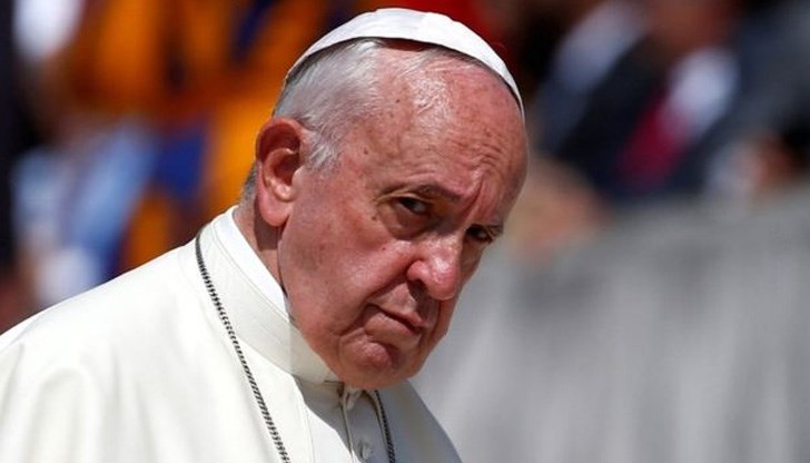 Това е първият път, в който Папа Франциск пропуска подобно значимо църковно събитие
