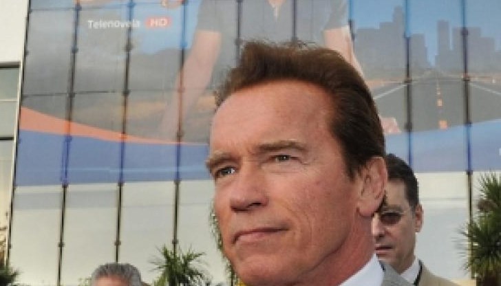 "Тълпата не само разби прозорците на Капитолия. Те разбиха идеите, които приехме за даденост", казва актьорът