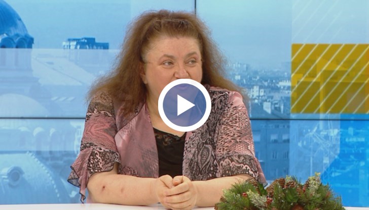 Няма и категорични доказателства, че разпространението на вируса ще се повлияе от ваксинирането на повече хора, заяви вирусологът