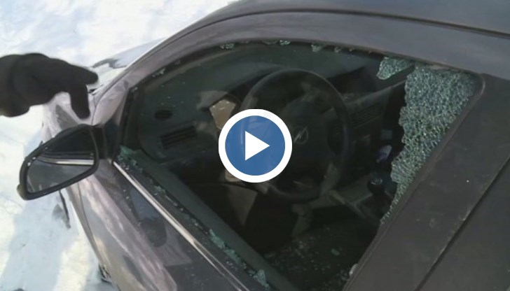 Евакуираните от снежния капан хора все още не могат да стигнат до колите си