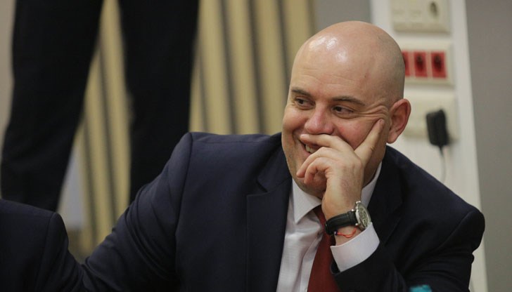 Изумителна е наглостта, с която ГЕРБ отказва да реши проблема с недосегаемия и безотчетен главен прокурор Изумителна е наглостта, с която ГЕРБ отказва да реши проблема с недосегаемия и безотчетен главен прокурор